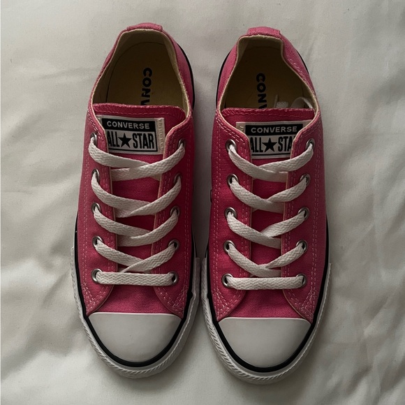 Pink Converse - Picture 1 of 3